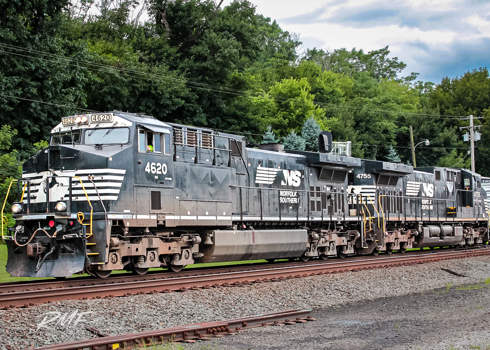 Norfolk Southern freight locomotives 4620 and 4755 photographed by RMF Photography